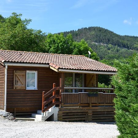 Camping La Mare Aux Fees Hotel Roquefeuil ภายนอก รูปภาพ