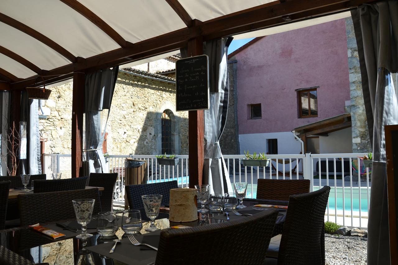 Camping La Mare Aux Fees Hotel Roquefeuil ภายนอก รูปภาพ