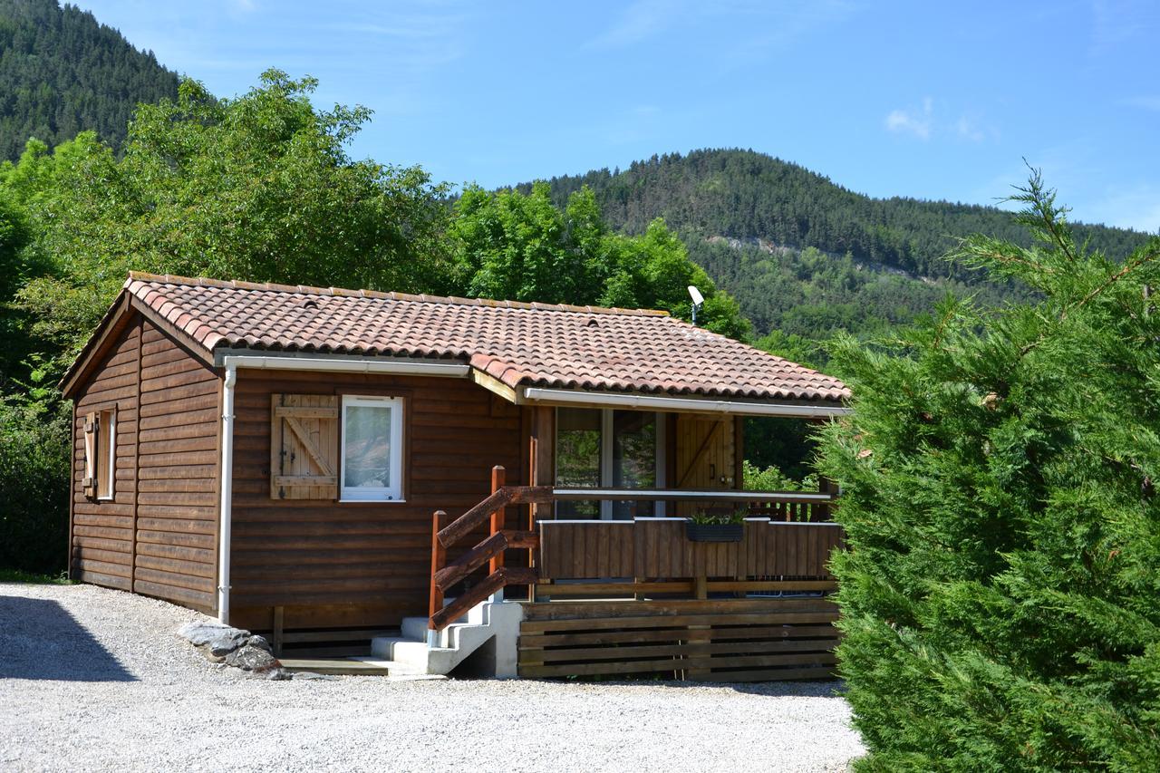 Camping La Mare Aux Fees Hotel Roquefeuil ภายนอก รูปภาพ