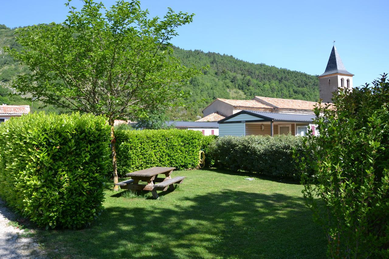 Camping La Mare Aux Fees Hotel Roquefeuil ภายนอก รูปภาพ