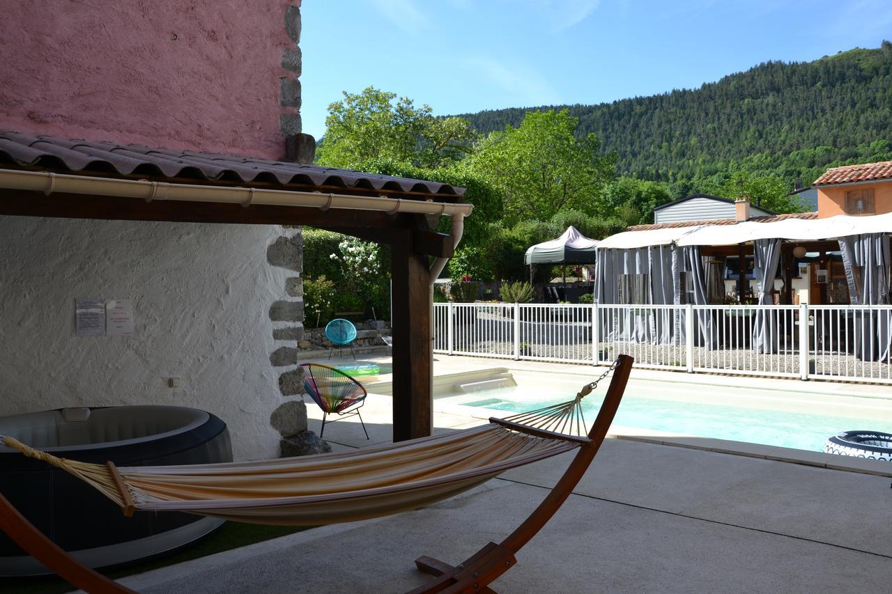 Camping La Mare Aux Fees Hotel Roquefeuil ภายนอก รูปภาพ