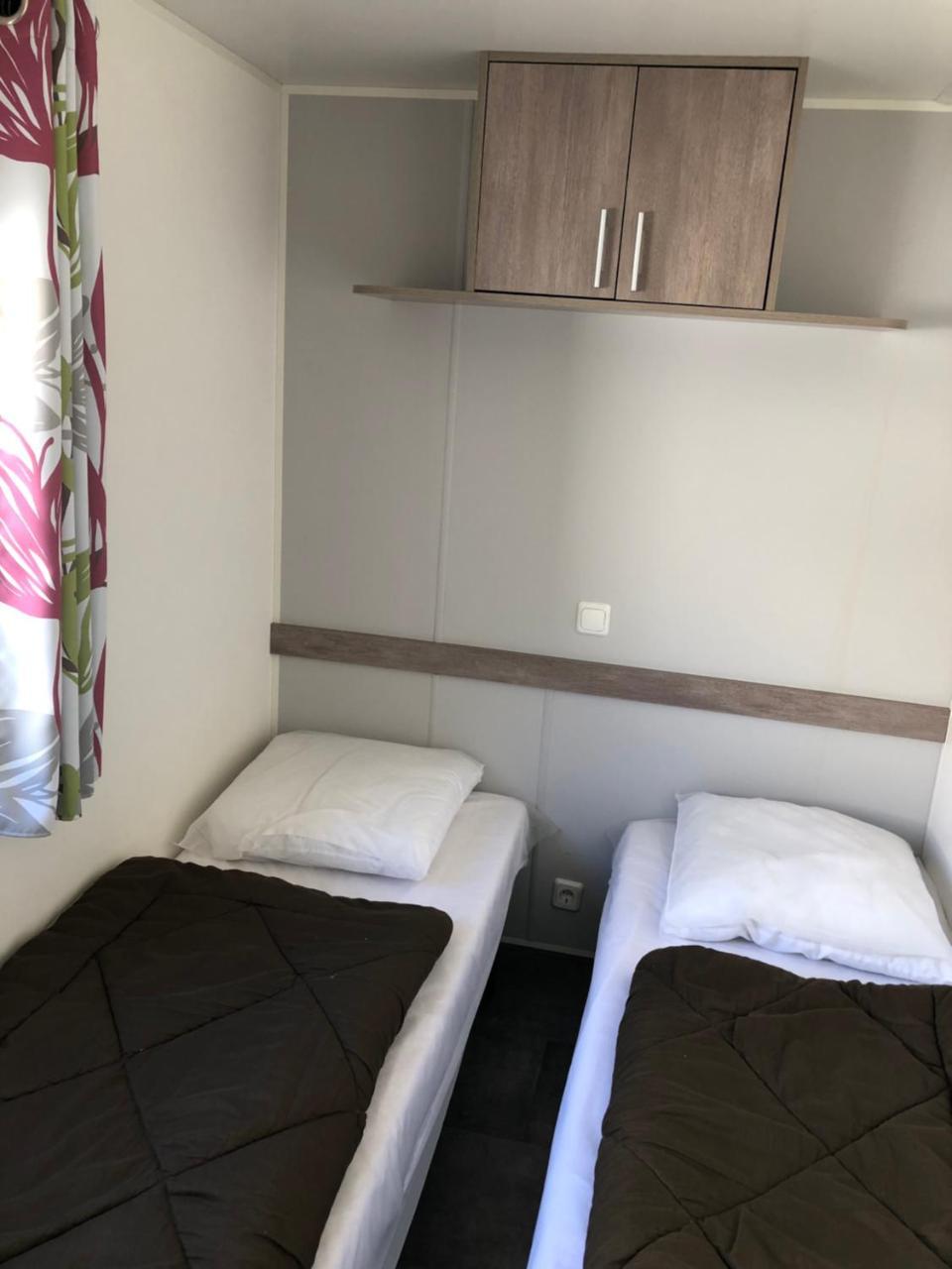 Camping La Mare Aux Fees Hotel Roquefeuil ภายนอก รูปภาพ