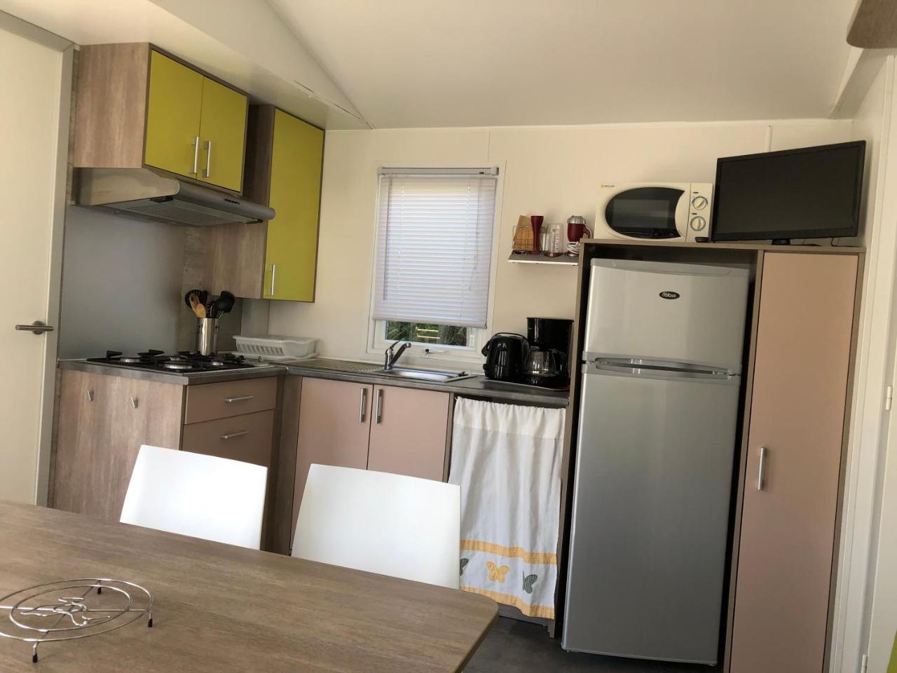 Camping La Mare Aux Fees Hotel Roquefeuil ภายนอก รูปภาพ